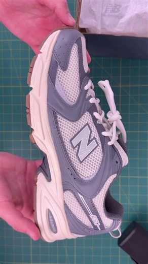 New Balance 530 Unboxing - The Sneaker Celebs Wear 🎧📦👟
