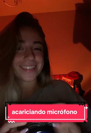 ASMR: Acariciando el Micrófono para Relajarte