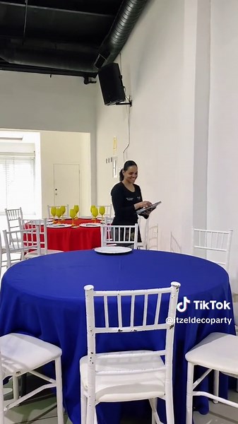 Montaje de mesas para fiesta de Roblox