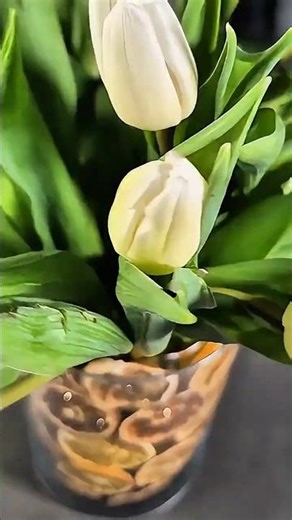 DIY Lemon & Tulip Centerpiece | Fresh Everyday Table Decor Inspiration