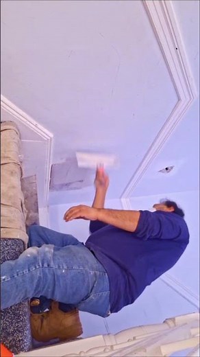 DIY CEILING WALLS REPAIR: PERFECT PATCHING WITH JOINT COMPOUND.