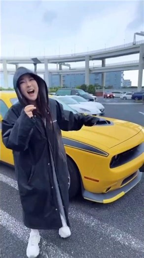 When I See a Supercharged Muscle Car IRL🤩Black or Yellow Challenger? #shorts#fyp#trending#dodge#v8