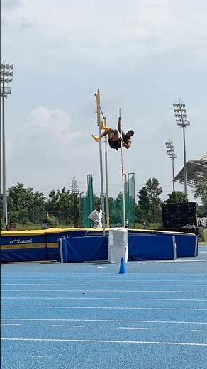 Pole vault men’s USA track and field #trackandfield #athletics #shorts #viral #sports #polevault #