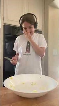 Microwaved Egg Explodes When Girl Cuts It During Experiment - 1419749