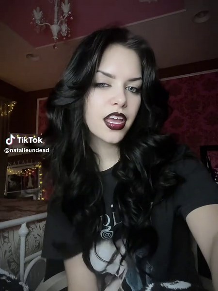 Explore Flyleaf's 'All Around Me' for Twilight Fans