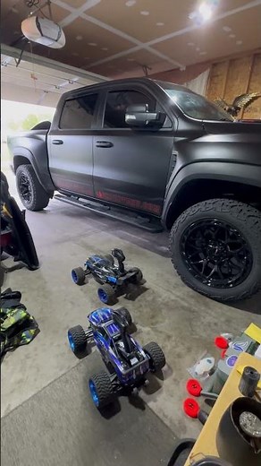 Traxxas maxx vs. sledge both on 6s!!!