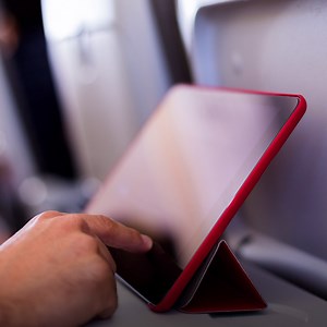 1.4K views · 40 reactions | Hol dir unser Bordentertainment direkt auf dein mobiles Endgerät: mit FlyStream! Filme, TV-Shows, Spiele – jetzt auf Condor Langstreckenflügen! #FlyStream #CondorAirlines | Condor Airlines | Facebook