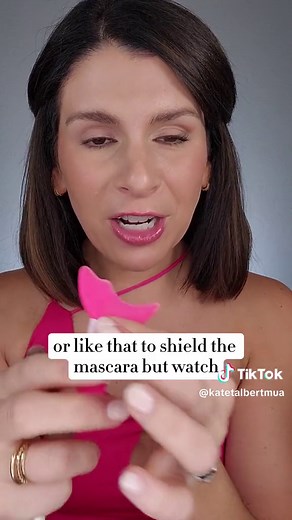Best Tool for Hooded or Droopy Eyes: Eyeshadow Application Made Easy