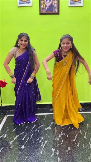 Trending song 🥰💃✨#@Nenumiammulu #trendingshorts #viral #floksong #ammulu dance #honey dance