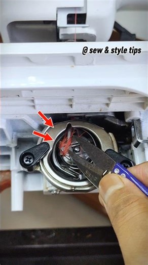 Thread Stuck in Bobbin Case !! Zigzag sewing machine repair 🪛#sewingmachinerepair #silaimachine