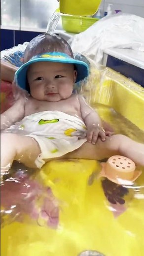 Newborn Baby Bathing Guide