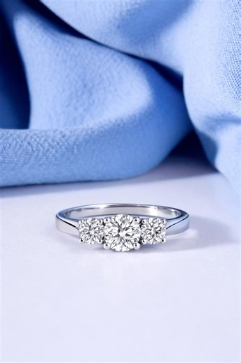 Celebrate your story—past, present, and future—with our stunning 3 stone rings! 💖 Shop now and save! Jewelry Exchange Factory Direct #JewelryLovers #RingStyle #JewelryExchange #FactoryDirect #GemstoneRings #JewelrySale #FineJewelry #ShopJewelry #ThreeStoneRing