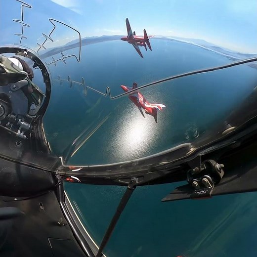 Red Arrows cockpit view of Slalom move