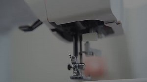 Poolin EOC2720 Computerized Sewing and Quilting Machine with 200 Stitches and Automatic Threader