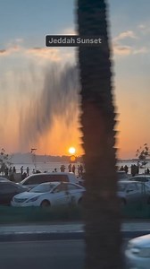 The stunning sunset over the world’s tallest fountain in Jeddah, Saudi Arabia. #JeddahSaudiArabia Video by discoverjeddah | All the rights belong to content owner | Riyadh saudi arabia