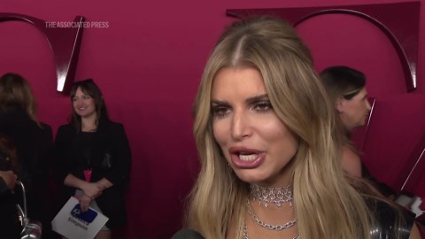 Jessica Simpson steps back into the spotlight