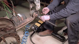 Easily remove and install the Freightliner Airliner and Peterbilt Low Air Leaf rubber isolated pin and bushing while the suspension remains on the vehicle. | Tiger Tool