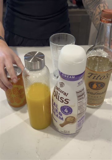 Creamsicle vodka drink! Taste so good. We rather use the pinnacle whipped vodka but any vodka will do. Ingredients Vodka Orange juice Coffee creamer Orange poppi #drink #recipe #yummy #fyp #alcohol