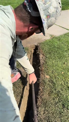 Jack Snowdon on Instagram: "Eureka!💡🤣 #jokes #funny #hydrovac #excavator #timelapse"