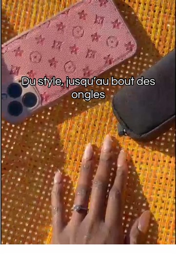 Slow content, vibes parfaites 💖 Le détail qui change tout : tes ongles The Girls Showroom #thegirlsshowroom #tiktokgabon🇬🇦tiktok #boutiqueenligne #libreville_gabon🇬🇦 #gabon🇬🇦