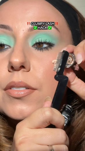 924K views · 28K reactions | ✅‼️SAVE THIS and your mascara  make sure you’re using a base that dries clear!! ✅‼️ #makeuphacks #makeuptips | Roseandben | Facebook