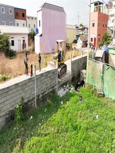 Bulldozer Work and Truck Dirt Unload Techniques
