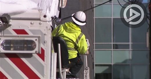 Xcel Energy, union employees near crucial contract negotiation deadline