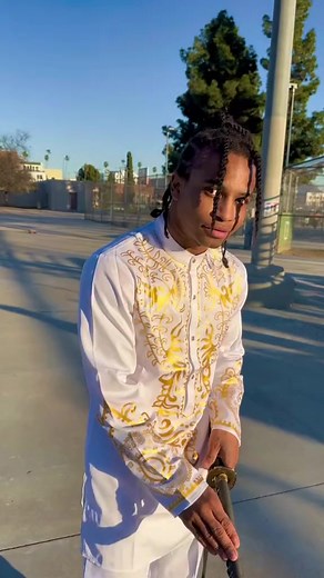 4.1M views · 10K reactions | I came for payback ⚠️TRAINED PROFESSIONALS ⚠️ #professional #fight #samurai #stunts #movie #trainedprofessionals #martialarts | Fik shun | Facebook