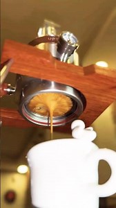 挽きたて豆の香りに包まれて、UPTANKで一杯☕🐦 小鳥カップが主役気分。#おうちカフェ #UPTANK #エスプレッソマシン #coffee espresso espressomachine