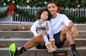 Father-daughter duo perform incredible cheerleading routines