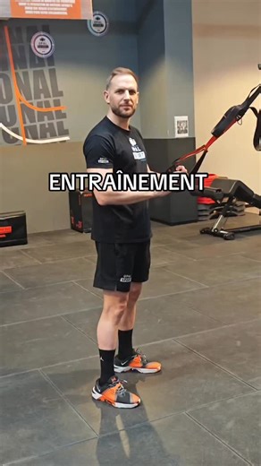 Aujourd’hui, le sport alpin est à l’honneur ❄️🔥 À ton tour de te préparer pour le ski avec cet entraînement ciblé 💪 Force, endurance, stabilité : tout ce qu’il faut avant la montagne ⛷️ #basicfit #ski #training | Basic-Fit