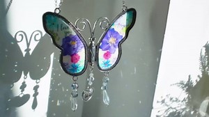 Butterfly Suncatcher for Window - Gifts for Mom Butterfly Suncatcher Crystal for Windows Hanging Ornament Gift for Mother Birthday Mother`s Day