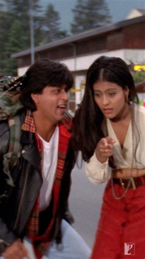 Turn up the fun vibe with #ZaraSaJhoomLoonMain | #ShahRukhKhan | #Kajol | #DanceSong