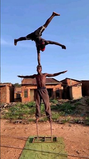 best hand stand moment acrobat moment #acrobat #acrobat #acrobatics