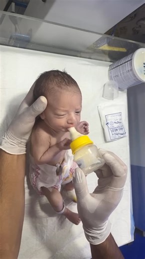 #newbornbaby #cutebaby #firstbreath #feeding #fypシ゚viralシfypシ゚ #neonatal #neonatalcare #fblifestyle | Boom Boom Studio Babies