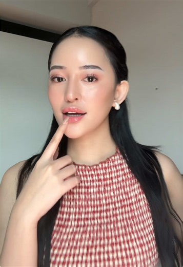 Valentine's Day Makeup: Glow-Up Tips and Tricks