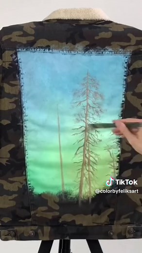 Transform your denim jacket with this easy DIY painting using acrylics and fabric medium 🎨 #acrylicart #jacketpainting #denimjacketpainting #diyproject #artist
