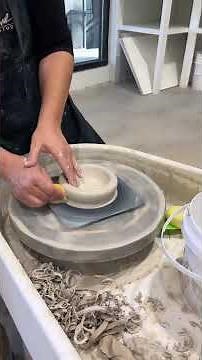 How to throw a bowl on the potters wheel!