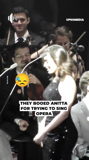 Anitta gets booed for trying to sing opera alongside Andrea Bocelli | Hallelujah