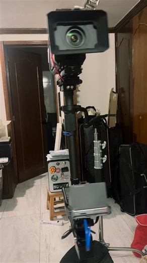 David Uquillas Photo on Instagram: "Let’s fly! 😎🔥🔥🎥☠️☠️ @steadicamlessons @franserrano92 @viltrox.official @zgcine.global @andycinegear @dfdigitalfoto @dfdigitalfoto.global #steadicamlessons #steadicamop #steadicamoperator #cameraoperator #cameraop #filmmaker #filmmaking #dop #dp"