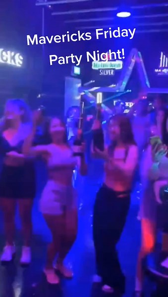 Last night party in Mavericks! #party #partytime #dance #fridaynightfunkin #fridaynightparty #fridaynightpartynight #partynight #partynightlife #maverickssg #maverickssingapore #mavericks