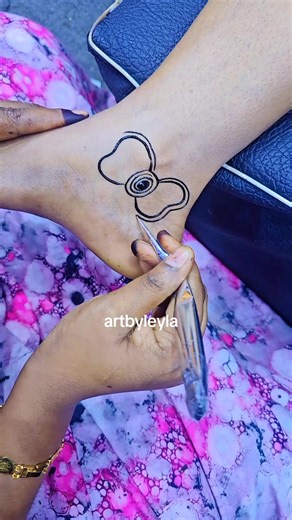 Stunning Henna Art Designs for Your Hands