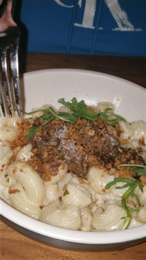 Artsy Sister eats Braised Short Rib Marsala #pasta #ribs