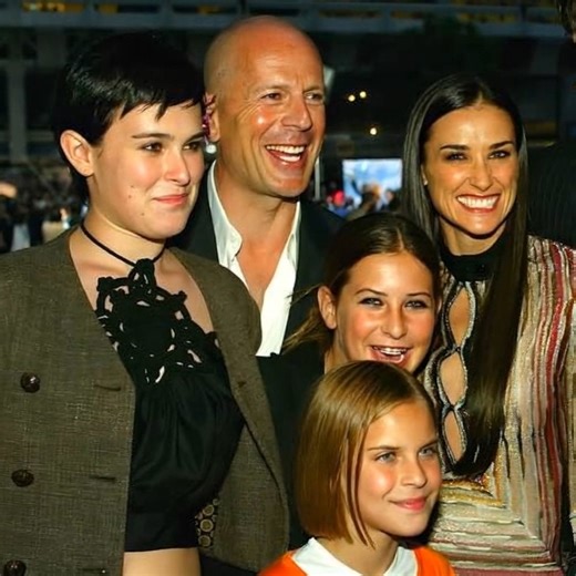 "We didn’t believe he’d make it to 70"😓😲Bruce Willis celebrated his 70th birthday surrounded by his family, showing incredible strength and resilience while battling dementia.💖👨‍👩‍👧‍👧The touching moments, shared by Demi Moore, moved fans all over the world.📸➡️Don’t miss the heartwarming photos and see how the emotional day unfolded in the comments below!🔍⬇️⬇️ | Beauty of the World