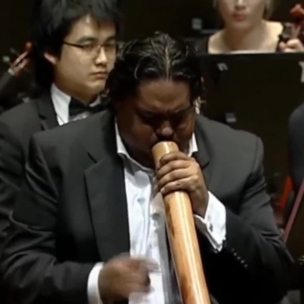 When the #Didgeridoo meets the orchestra, an explosion of sounds are combined. meet this aboriginal instrument originated in Northern #Australia. 🔵Watch more in-depth videos based on Truth & Tradition at #EpochTV 👉https://ept.ms/DidgeridooMeetsOrchestra 🔵 Sign up for our NEWSLETTER and stay in touch 👉 https://ept.ms/EpochTVNewsletter Follow us on social media: Facebook: https://www.facebook.com/EpochTVus Twitter: https://twitter.com/EpochTVus Rumble: https://rumble.com/c/EpochTV Support Epoc