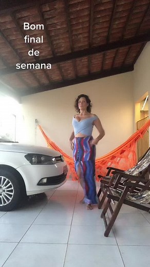 Dancing in Style: Weekend Vibes with Dance Moves