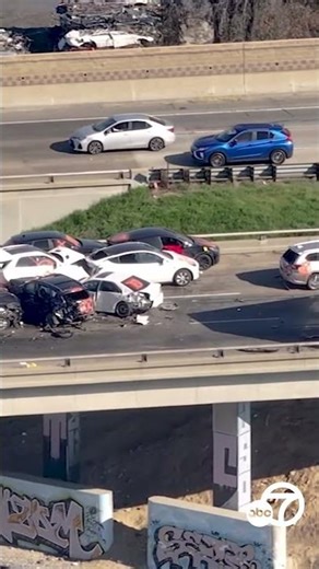 Extreme fog triggers deadly 17-car pileup