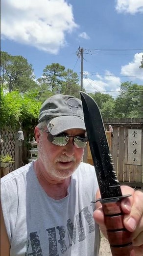 Ka-Bar Fixed Blade Knives in my Collection Thrown in Board Different Size and Weights Same Distance