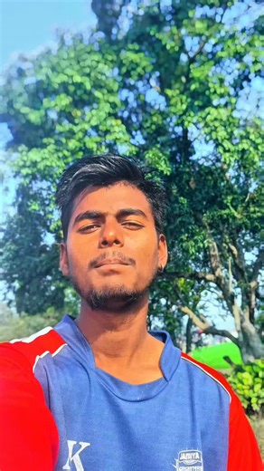 Vikram Nishad on Instagram: "Ayush bhandari wala freeze frame effect 😂 (Day 114)"