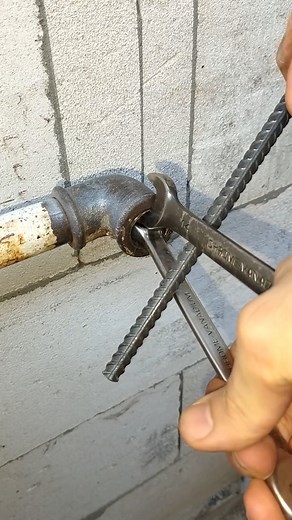 Great DIY Plumbing Tips and Tricks to Remove Broken Faucet Threads from a Pipe #DIY #plumbing #tipsandtricks #fblifestylelife | Top US